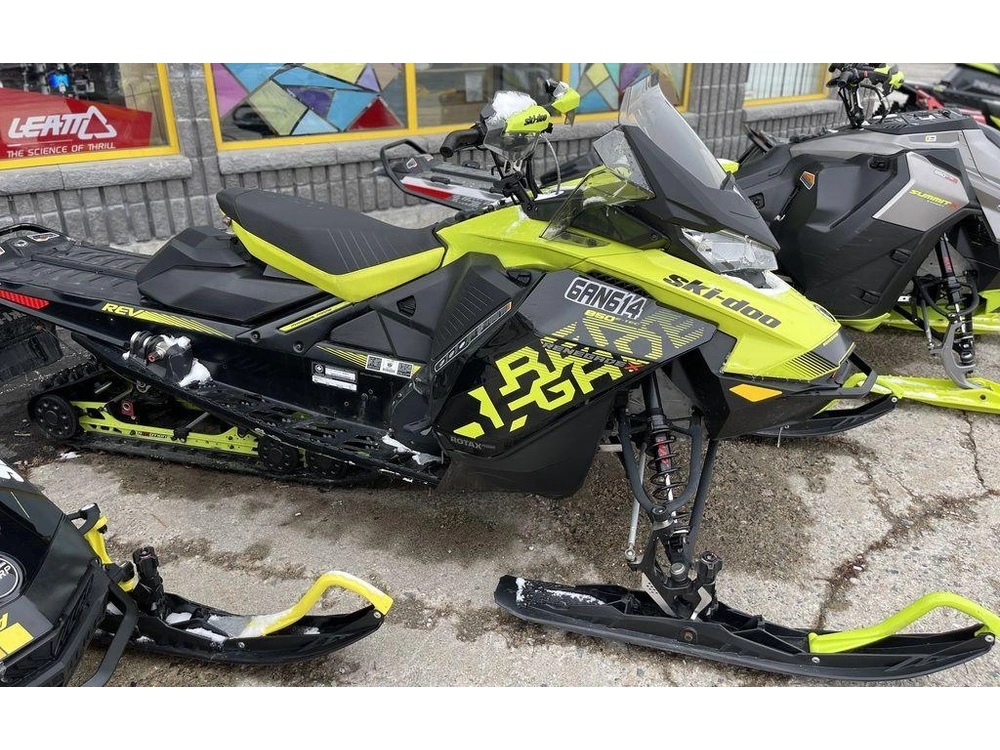 2018 Ski-doo Renegade® X-rs® Ripsaw 1.25 Adj. Pkg. Rotax® 850 E-tec® Hyper Silver Manta alt