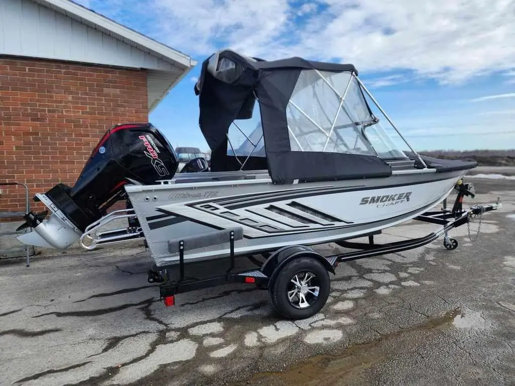 2023 Smoker-Craft Ultima 172 