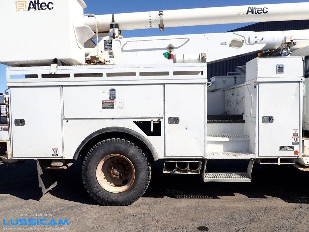 Freightliner M2106 2013