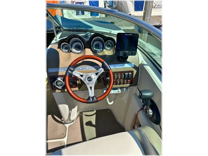 2012 Sea Ray 260 SunDeck **Price Drop !