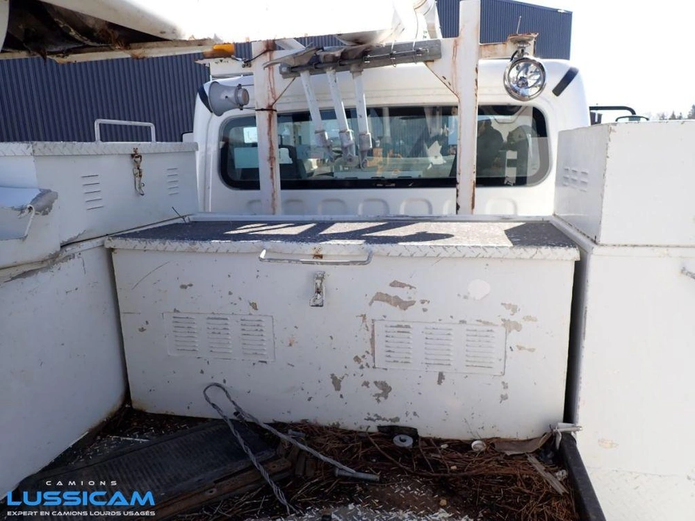 Freightliner M2106 2013