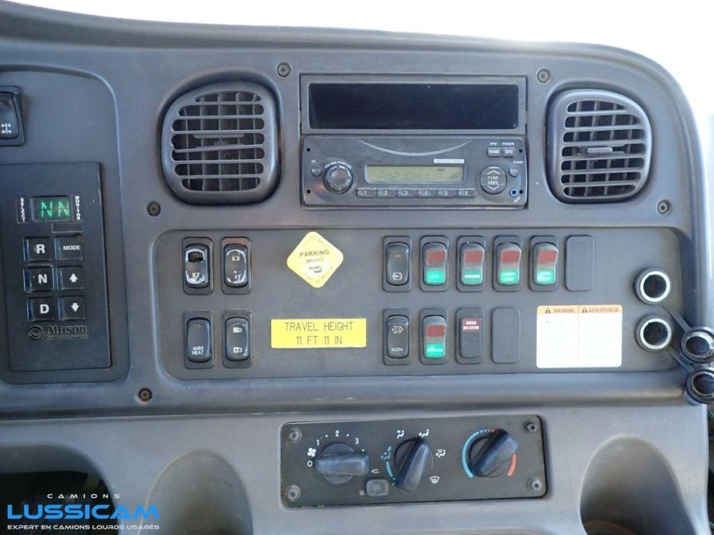 Freightliner M2106 2013