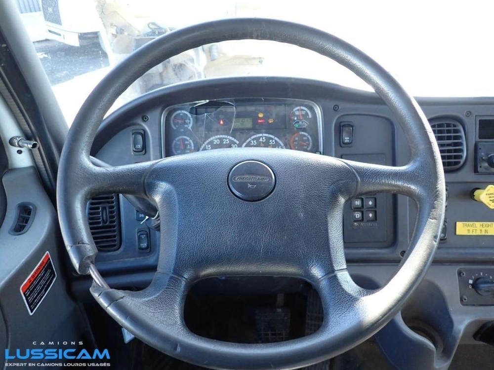Freightliner M2106 2013