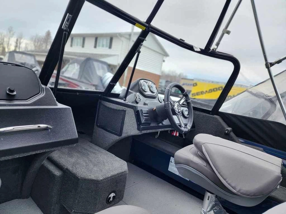 2023 Smoker-craft Excursion 166 Dc alt