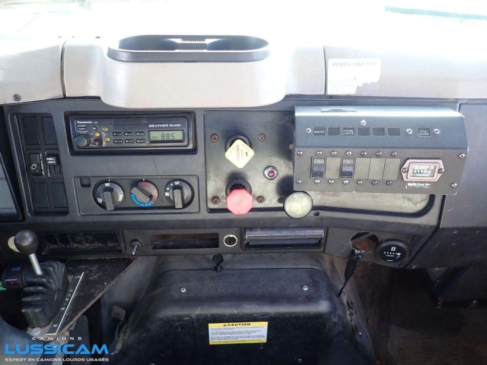 International 4900 2002