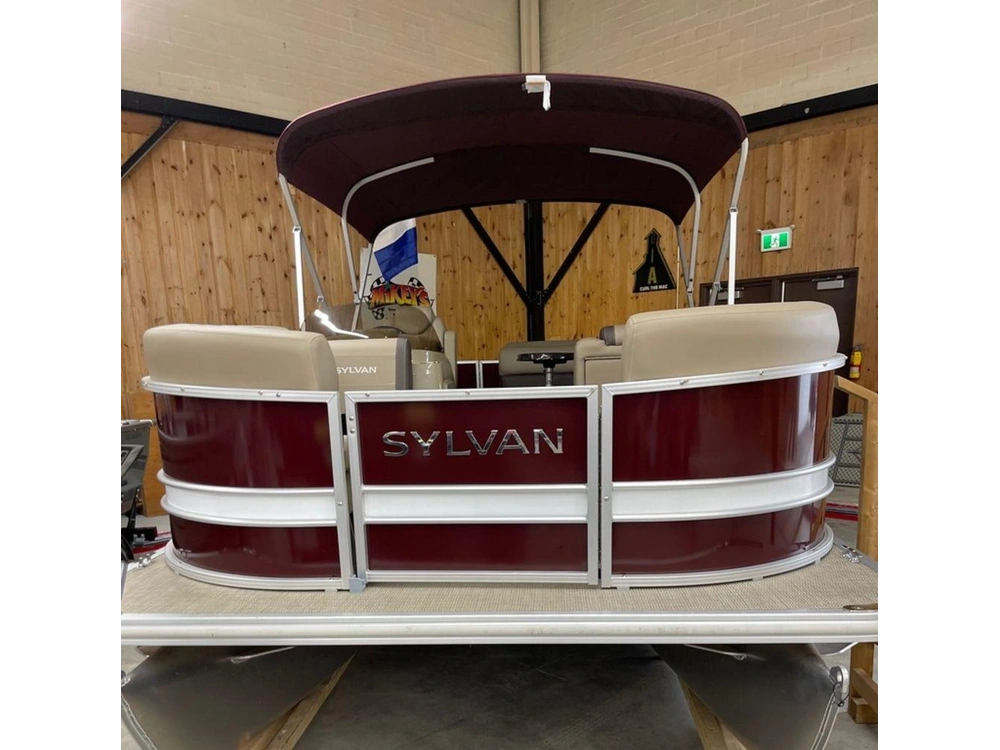 2023 Sylvan 8520 Cruise alt