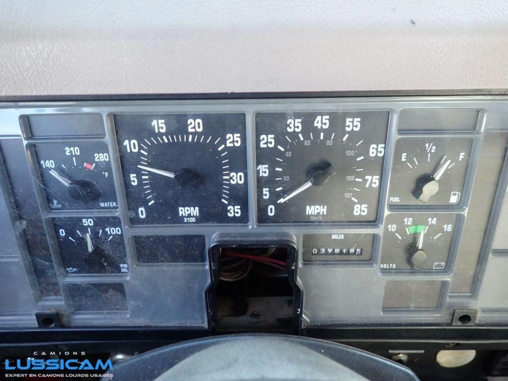 International 4900 2002