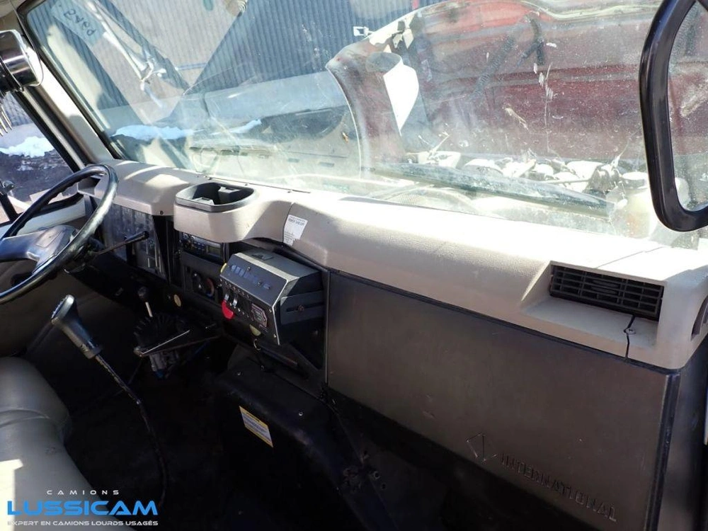 International 4900 2002