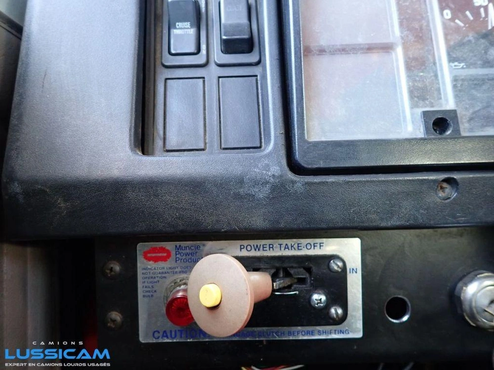 International 4900 2002