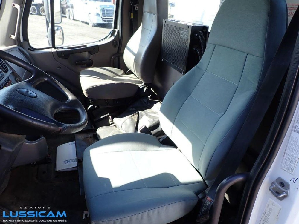 Freightliner M2106 2013