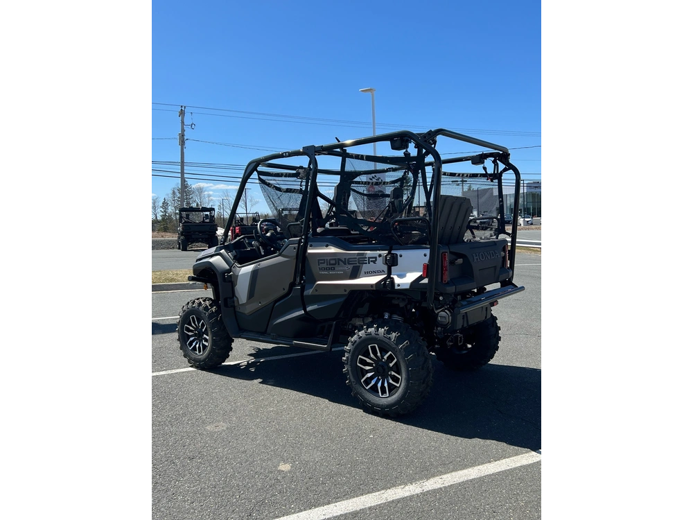 Honda Pioneer 1000 5p Trail Limited Time Special - Prix Spéciale À Durée Limitée 2024 alt