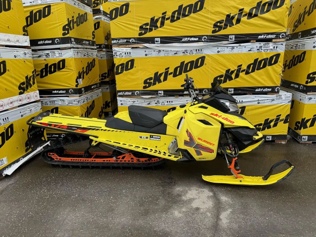 2015 Ski-Doo SUMMIT X 800 174
