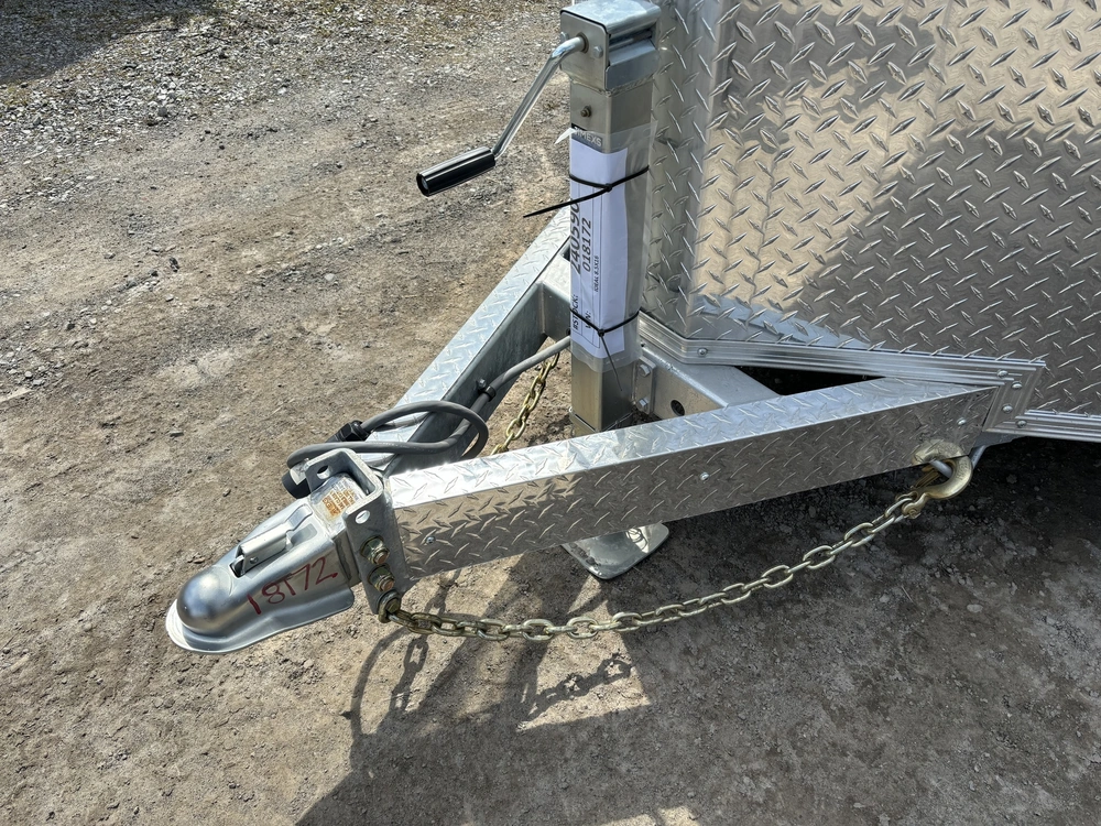 Idéal Cargo 8.5x16 Ta3 + Hauteur Additionnelle De 6'' + Work Zone 2 Portes Blanche 2024 alt