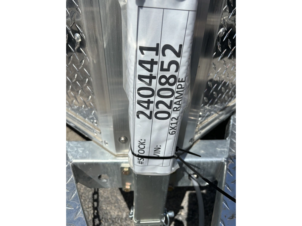Idéal Cargo 6x12x6 Sa Rampe Noire 2024 alt