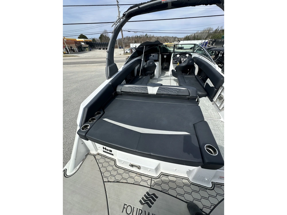 2022 Fourwinns Hd8 alt