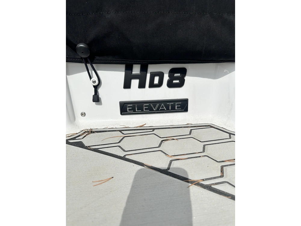 2022 Fourwinns Hd8 alt