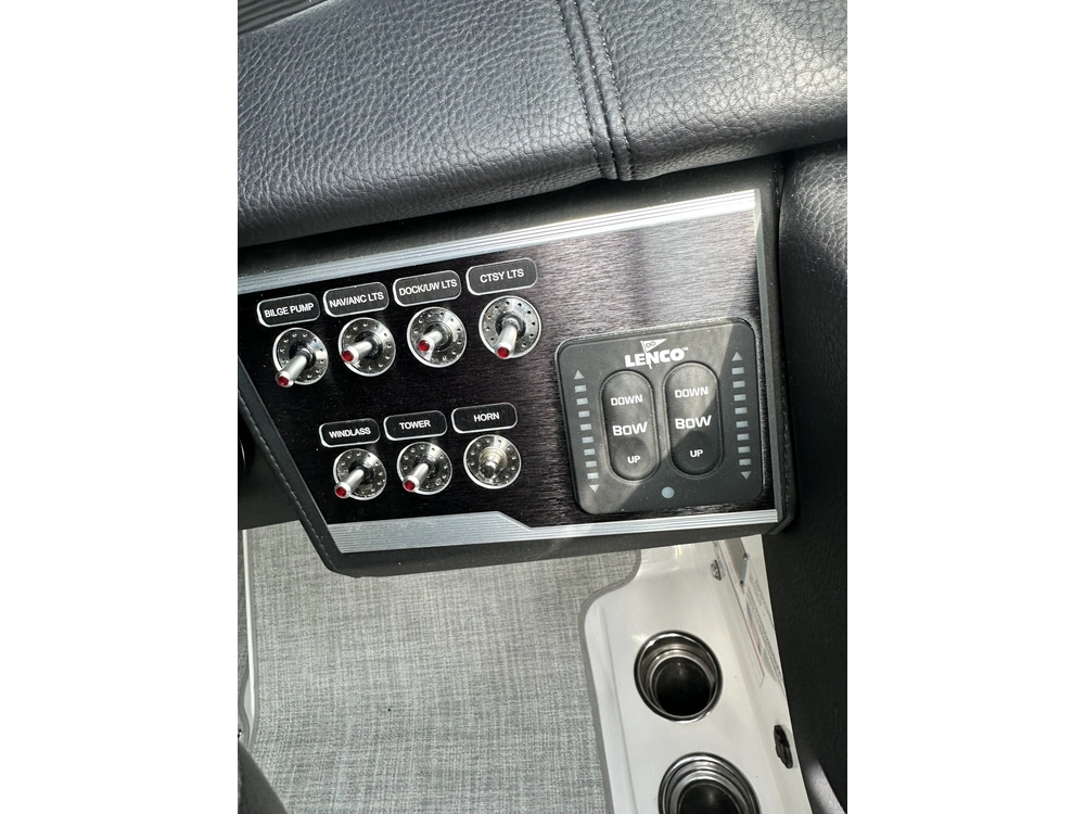 2022 Fourwinns Hd8 alt