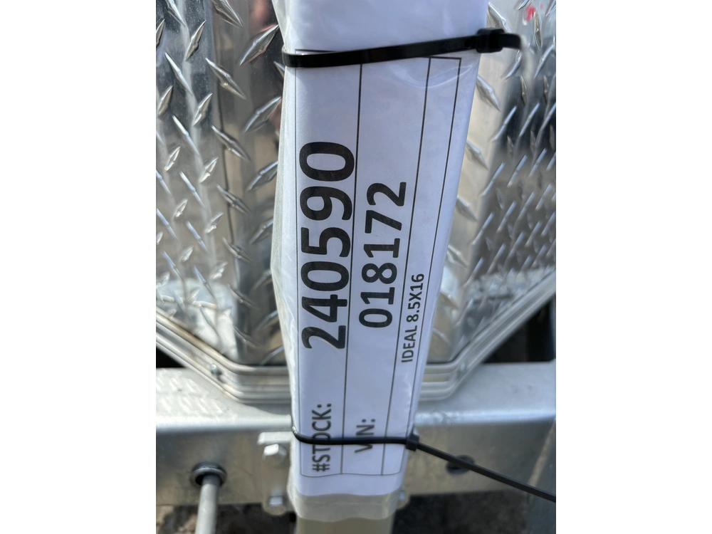 Idéal Cargo 8.5x16 Ta3 + Hauteur Additionnelle De 6'' + Work Zone 2 Portes Blanche 2024 alt