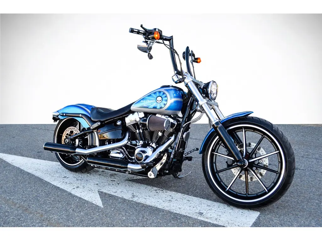 Harley-Davidson FXBR BREAKOUT  2015