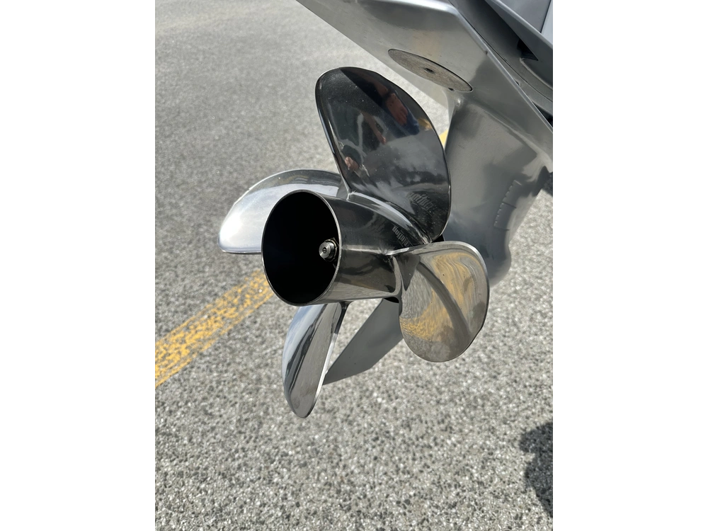 2022 Fourwinns Hd8 alt