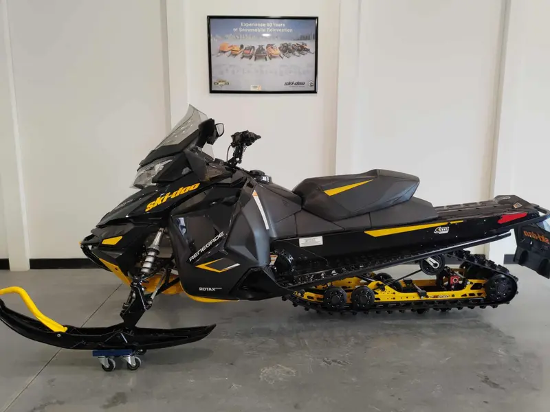 2014 Ski-Doo RENEGADE ADRENALINE 900ACE