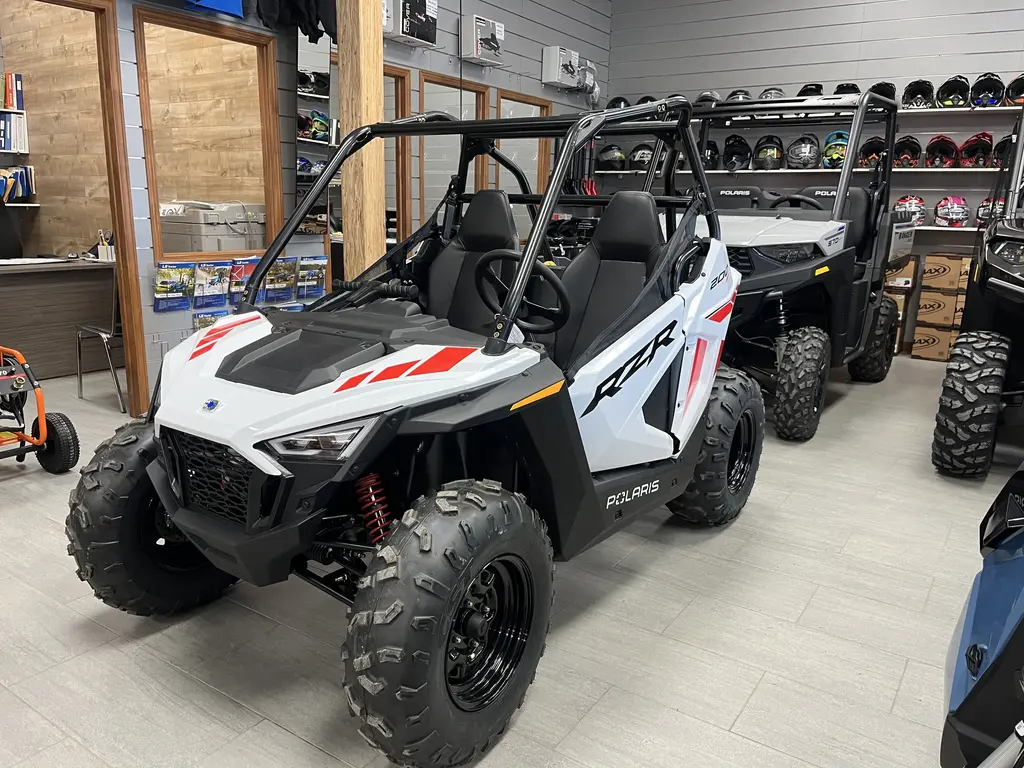 Polaris RZR 200 EFI  2023