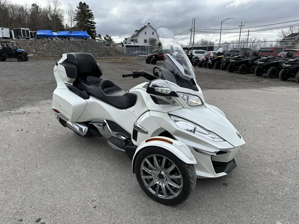 2014 Can-Am SPYDER RT LIMITED SE6