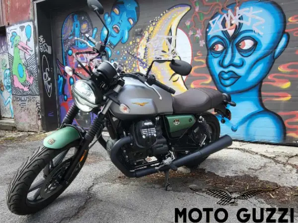 Moto Guzzi v7-850 2022 - Centanario