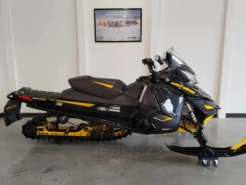 2014 Ski-Doo RENEGADE ADRENALINE 900ACE