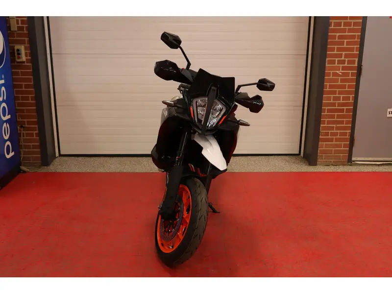 2024 KTM 890 SMT thumbnail 25