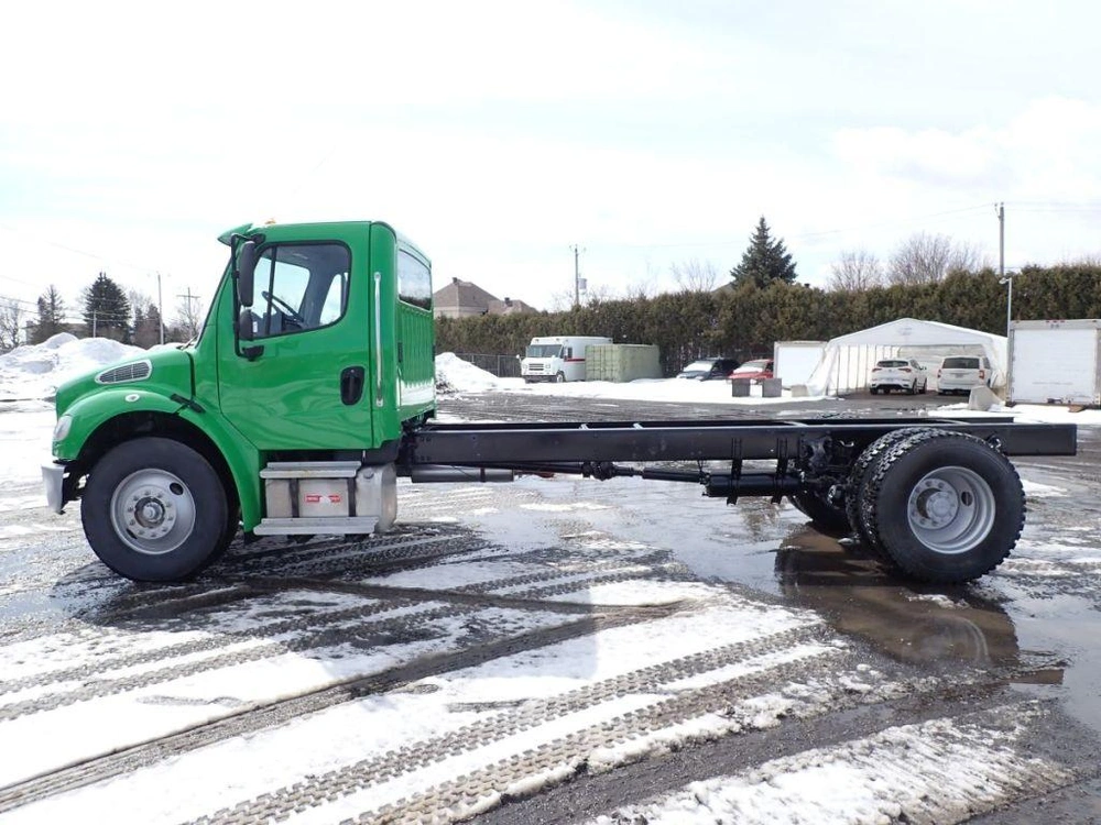 Freightliner M2106 2014