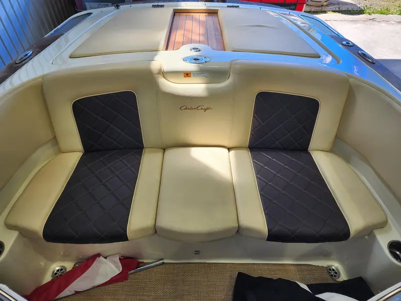 Chris-Craft Launch 23 2018