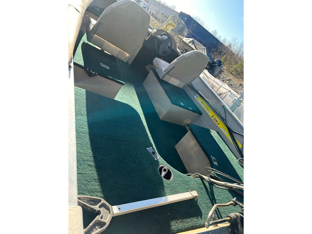 2005 Legend 15 Angler alt