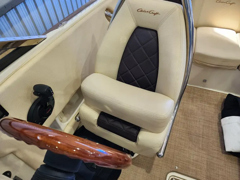 Chris-Craft Launch 23 2018