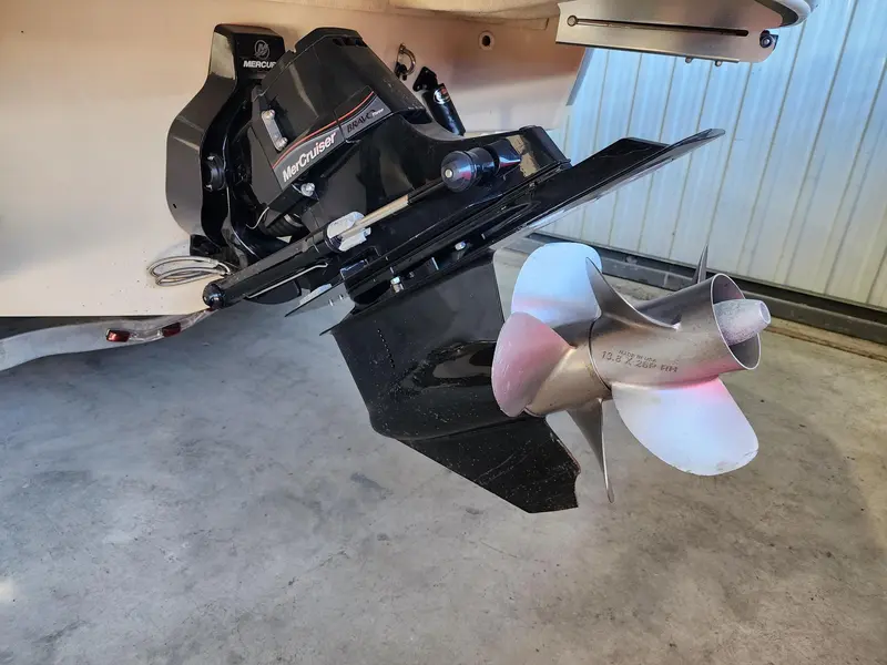 Chris-Craft Launch 23 2018