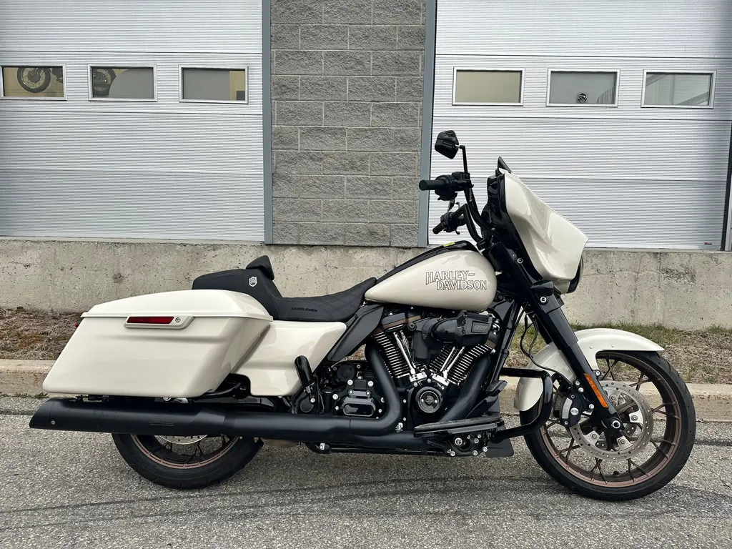 Harley-Davidson FLHXST STREET GLIDE 117PC 2023