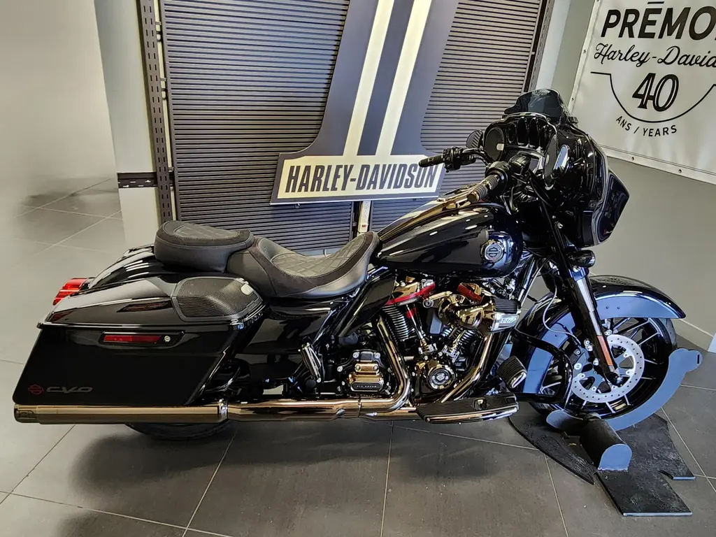Harley-Davidson CVO Street GlideFLHXSE 2022