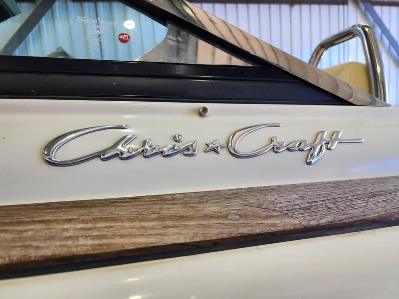 Chris-Craft Launch 23 2018
