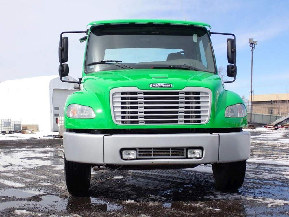 Freightliner M2106 2014