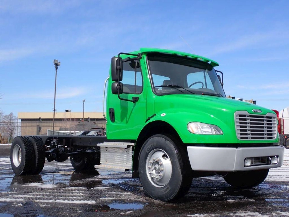 Freightliner M2106 2014