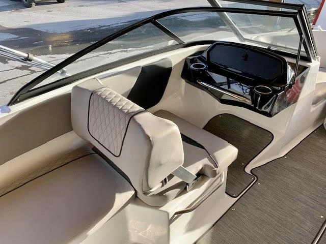 2024 Glastron Gx 215 W/mercruiser 4.5l Mpi alt