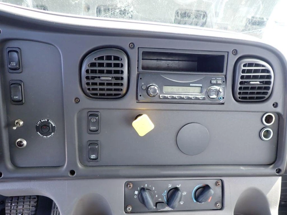 Freightliner M2106 2014