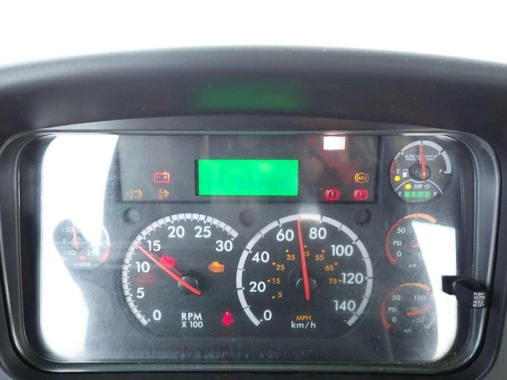Freightliner M2106 2014