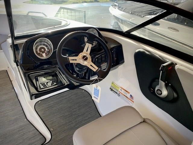 2024 Glastron Gx 215 W/mercruiser 4.5l Mpi alt