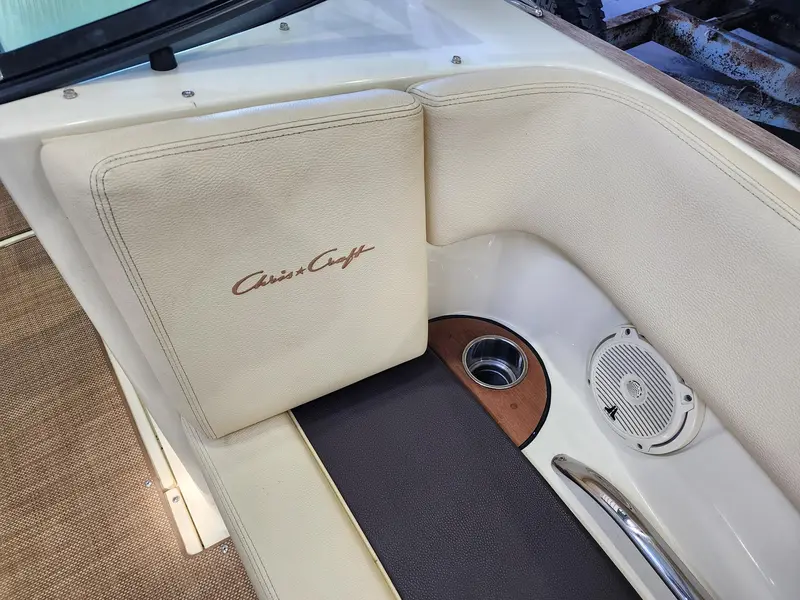 Chris-Craft Launch 23 2018