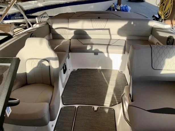 2024 Glastron Gx 215 W/mercruiser 4.5l Mpi alt