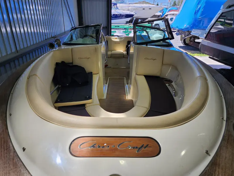 Chris-Craft Launch 23 2018