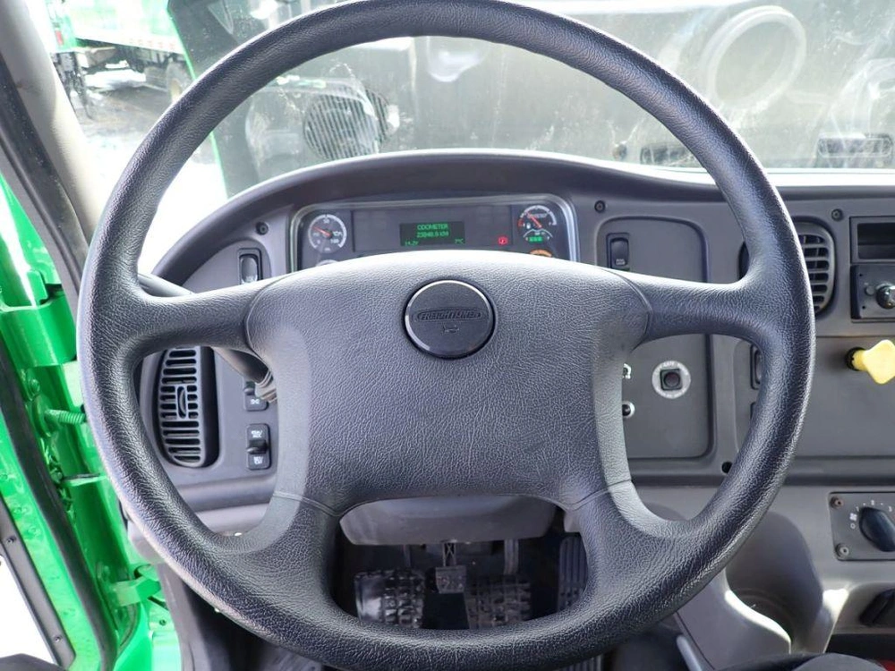 Freightliner M2106 2014