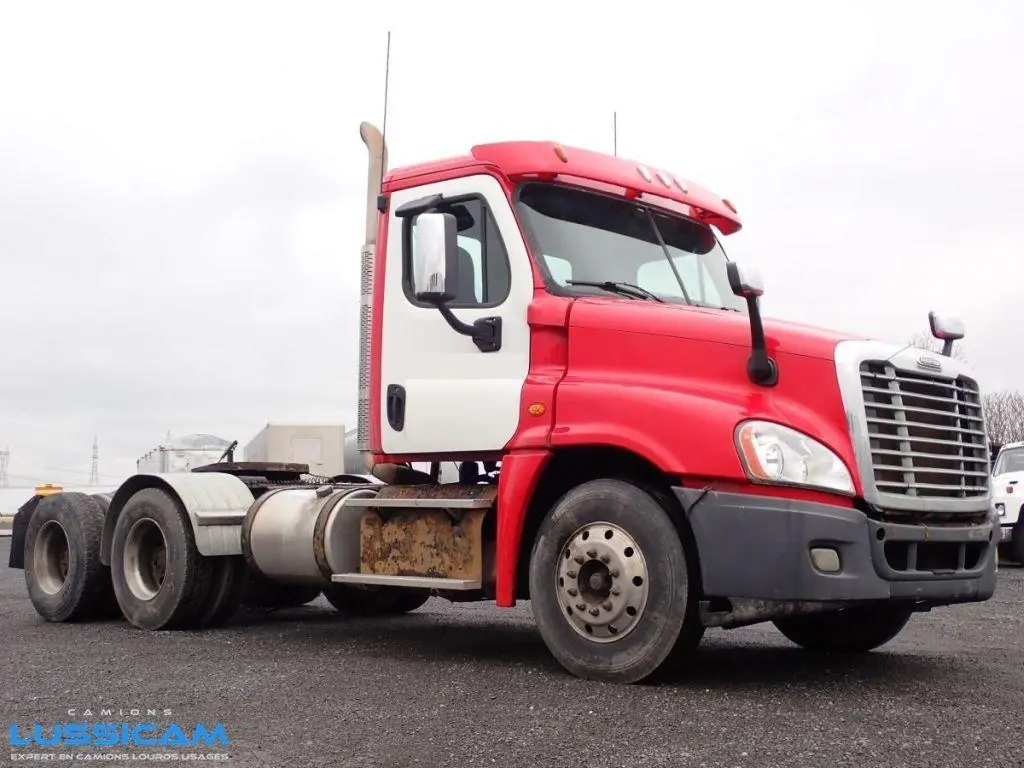 Freightliner CA125DC  2013