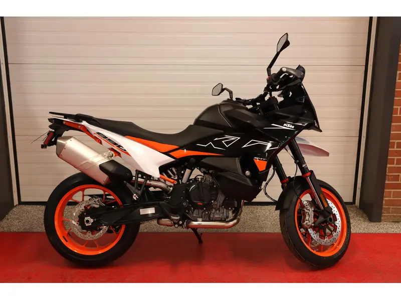 2024 KTM 890 SMT thumbnail 23